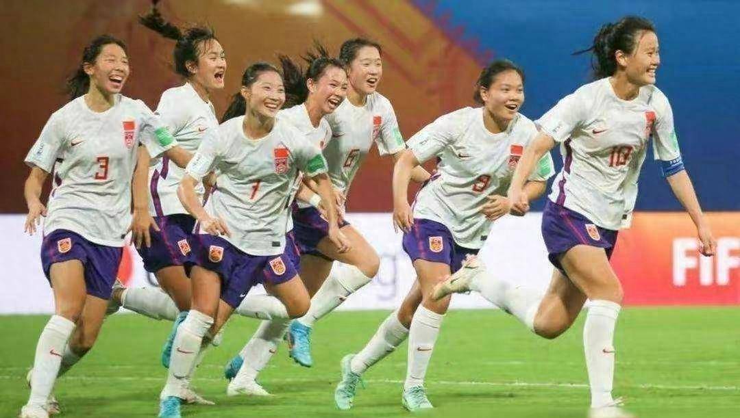 中国女足队员在比赛中拼尽全力,再次证明实力 中国女足队员在比赛中拼尽全力,再次证明实力