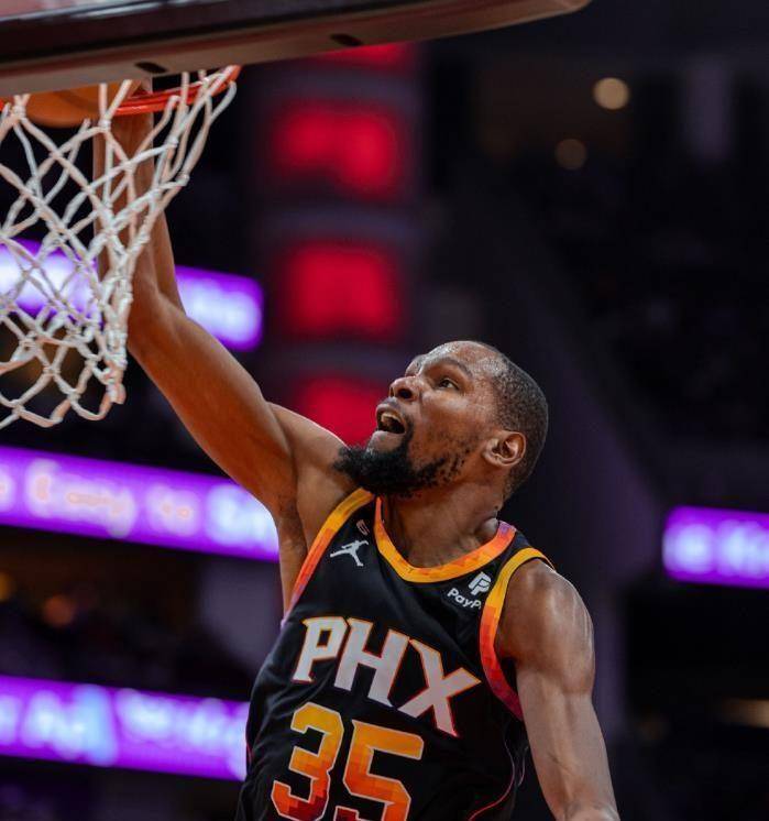 爵士逆转灰熊，稳坐西部第一的宝座的简单介绍