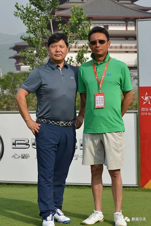 球队队长率先垂范，带领球队取胜