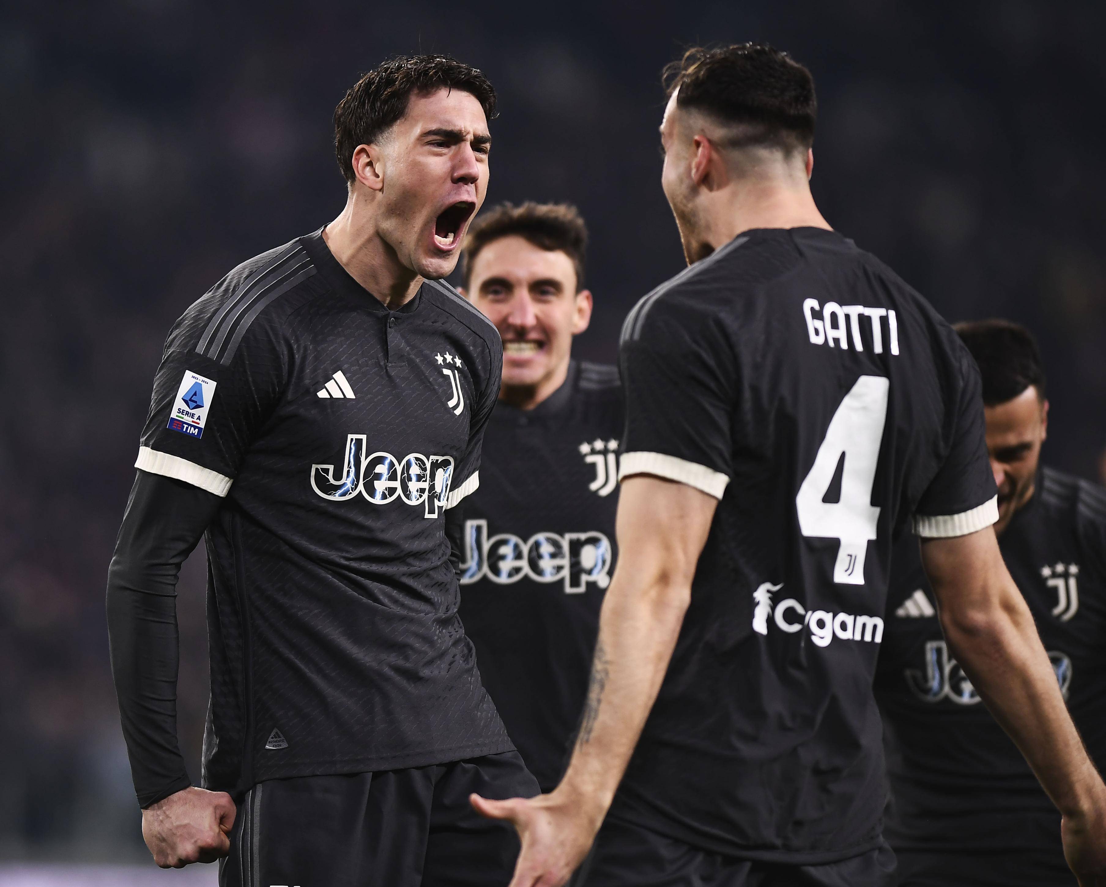 切尔西球员受伤上身，主帅应紧急调整阵容